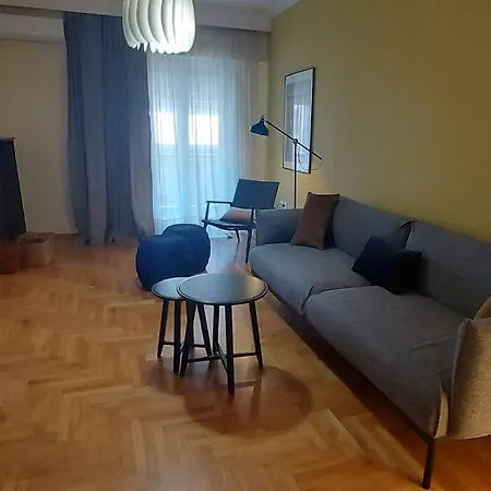Athinaismyname Apartment